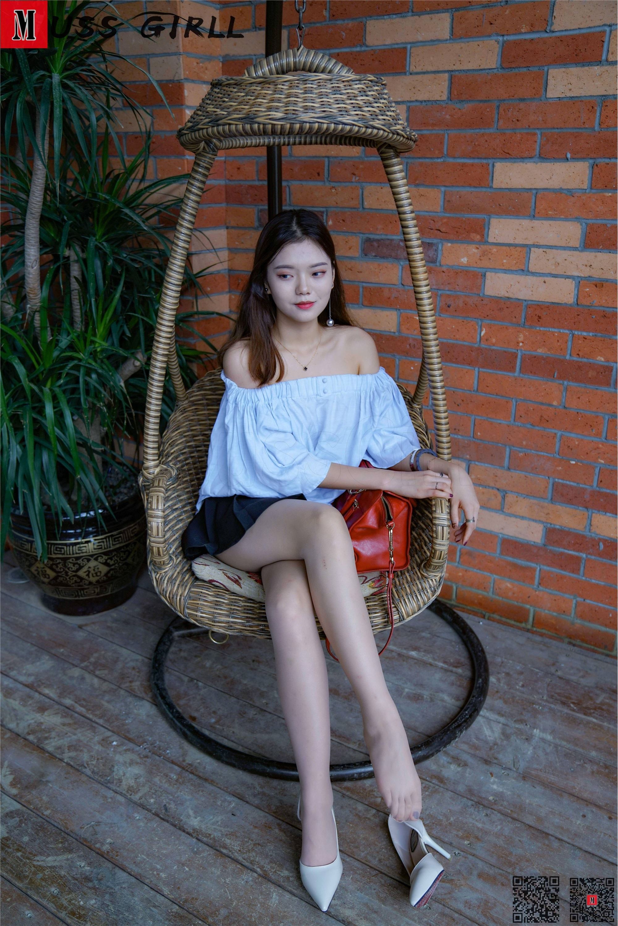 MussGirl慕丝女郎  NO.158 吊椅百褶裙肉丝